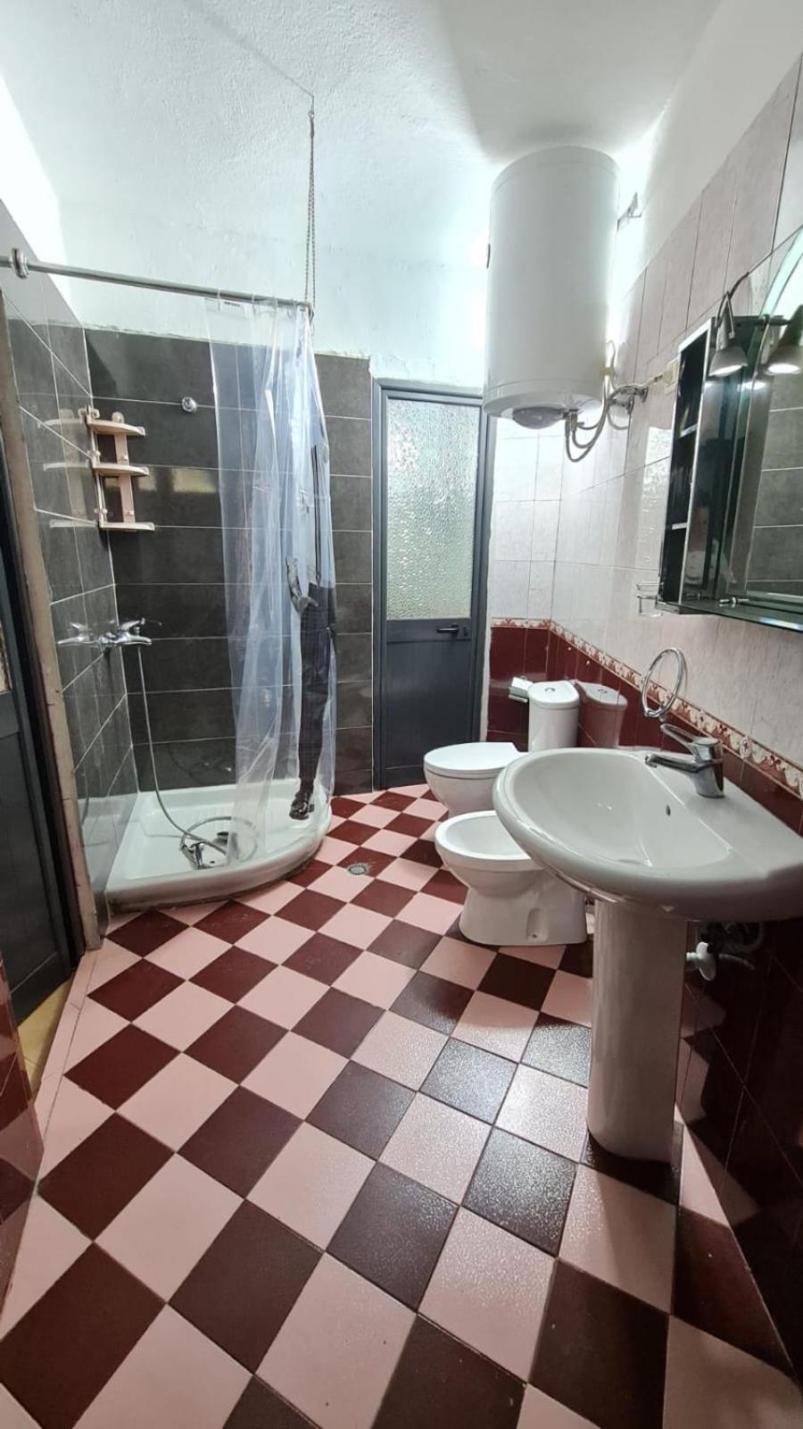 Calmly, Spacious Apartment Next To Usa Embassy Тирана Экстерьер фото