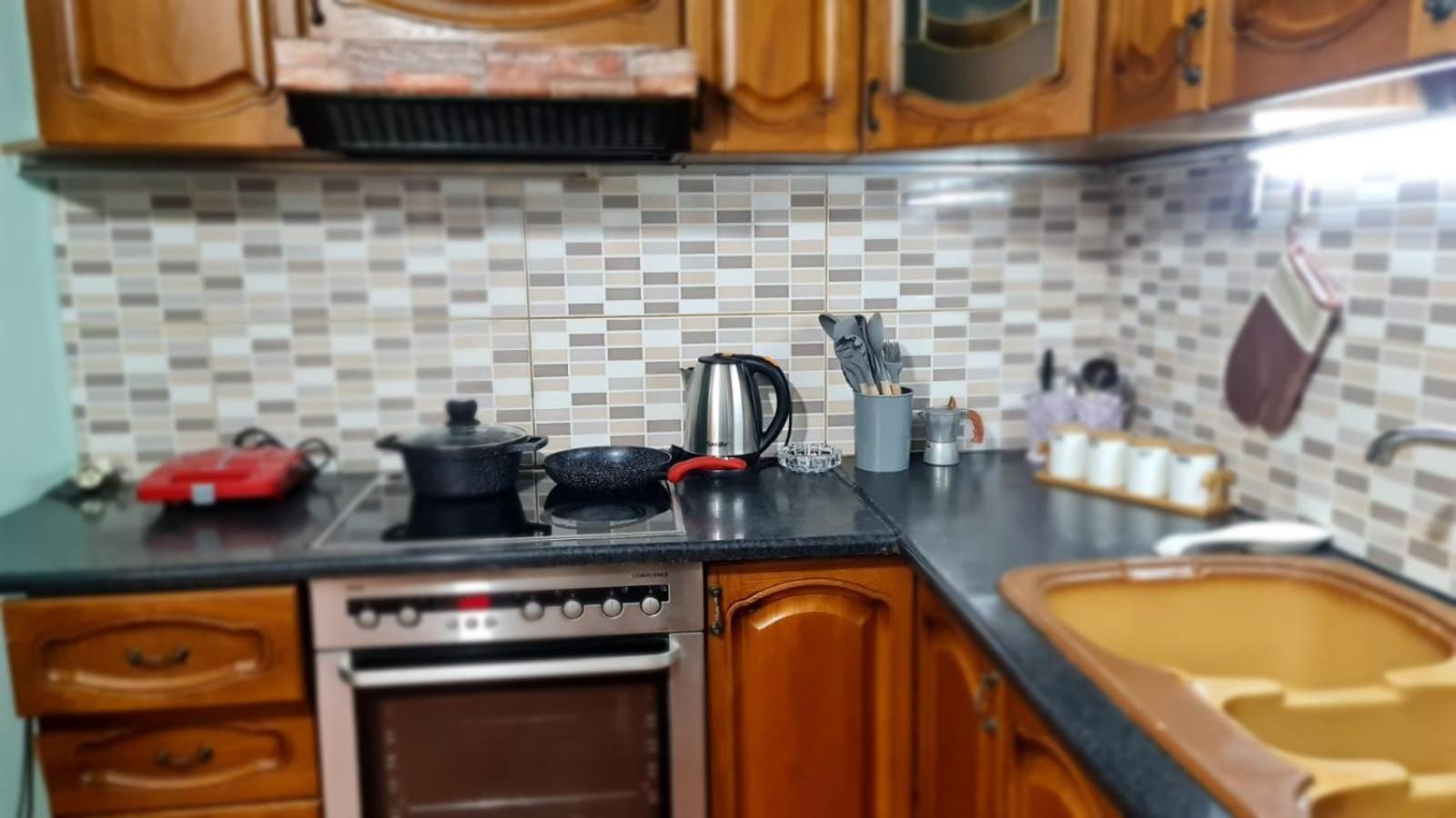 Calmly, Spacious Apartment Next To Usa Embassy Тирана Экстерьер фото