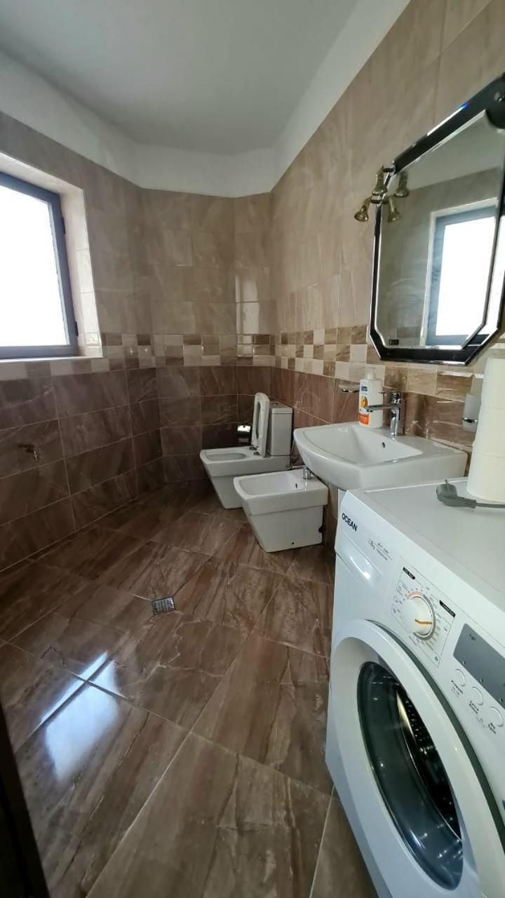Calmly, Spacious Apartment Next To Usa Embassy Тирана Экстерьер фото