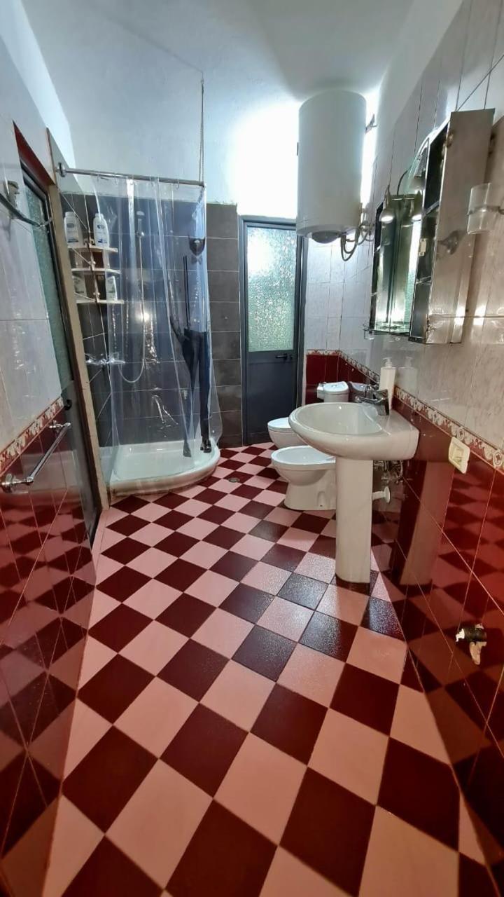 Calmly, Spacious Apartment Next To Usa Embassy Тирана Экстерьер фото
