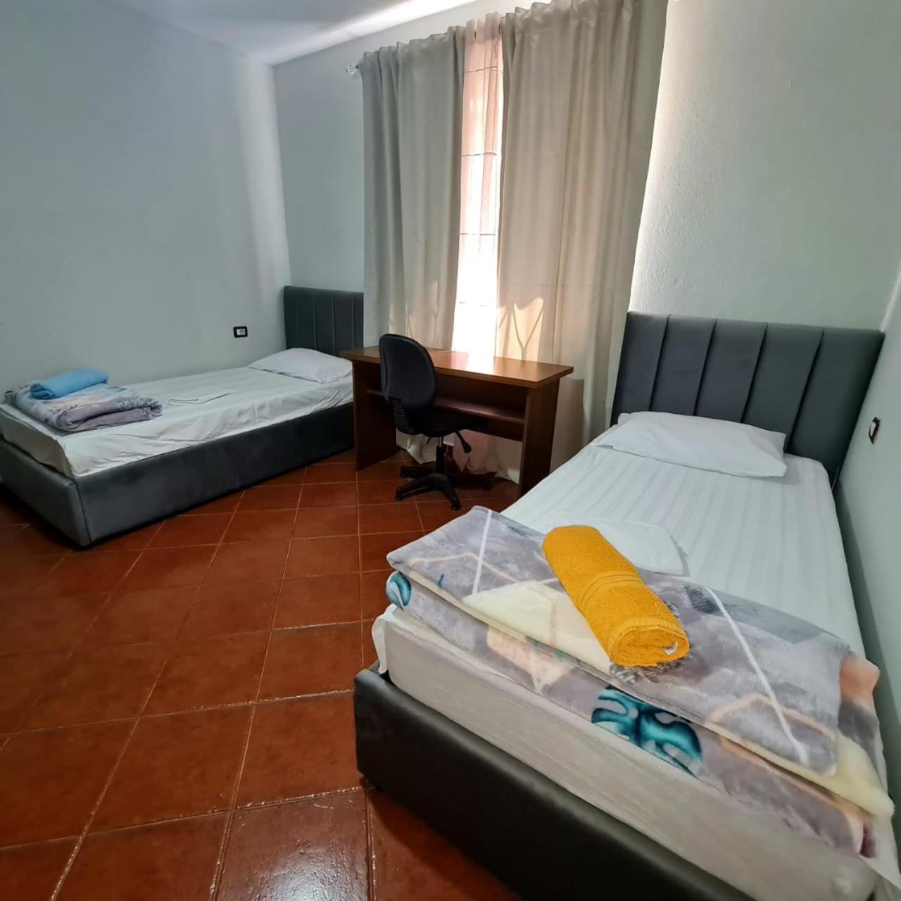 Calmly, Spacious Apartment Next To Usa Embassy Тирана Экстерьер фото